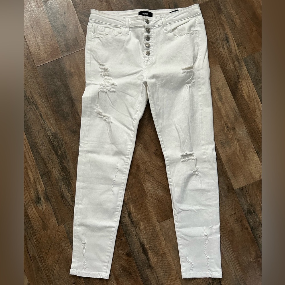 Distressed Vervet white jeans size 29